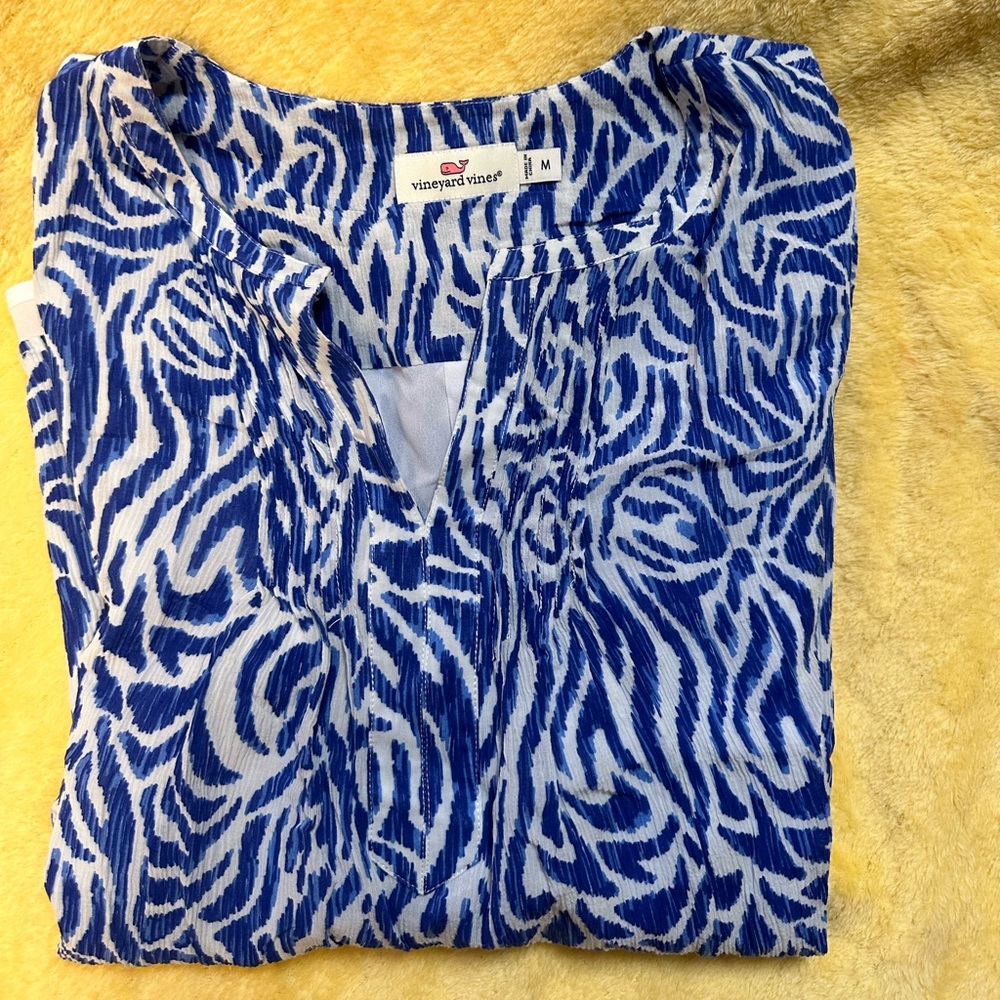 vineyard vines size medium women’s blouse